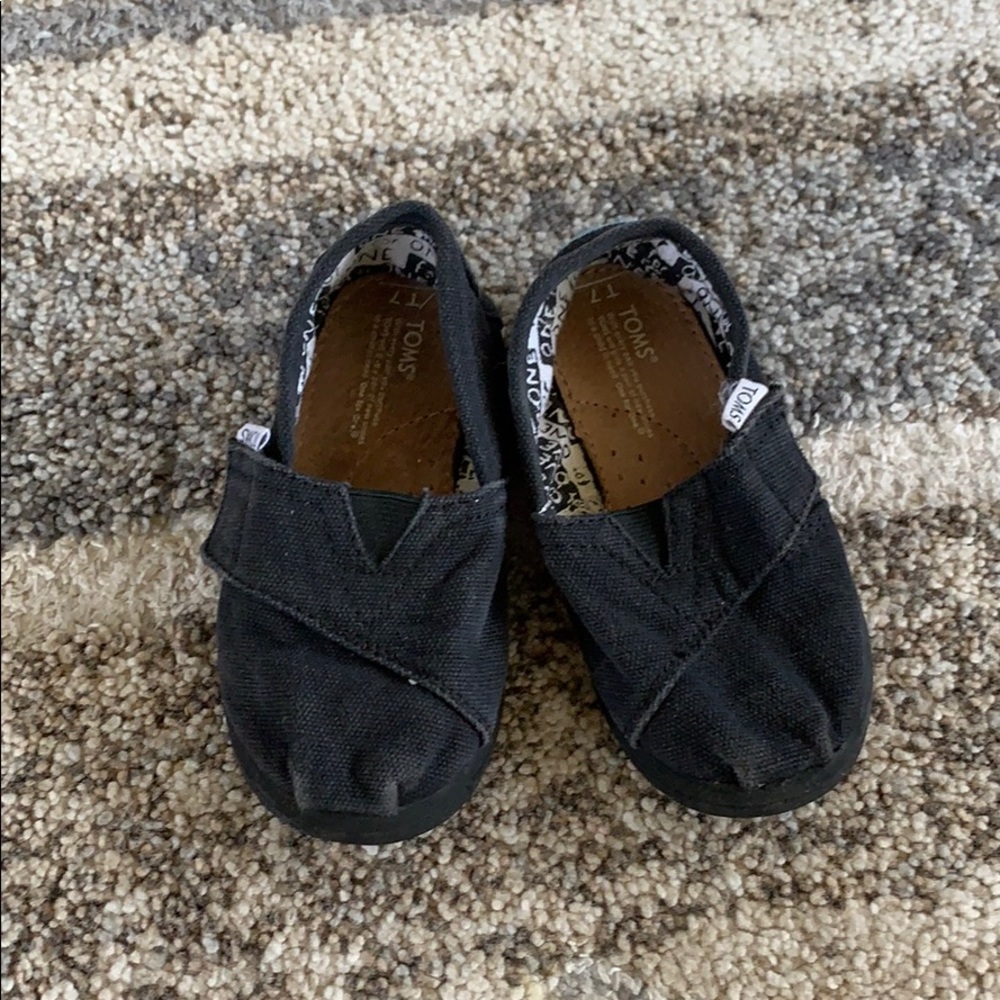 Black Toms Shoes - child